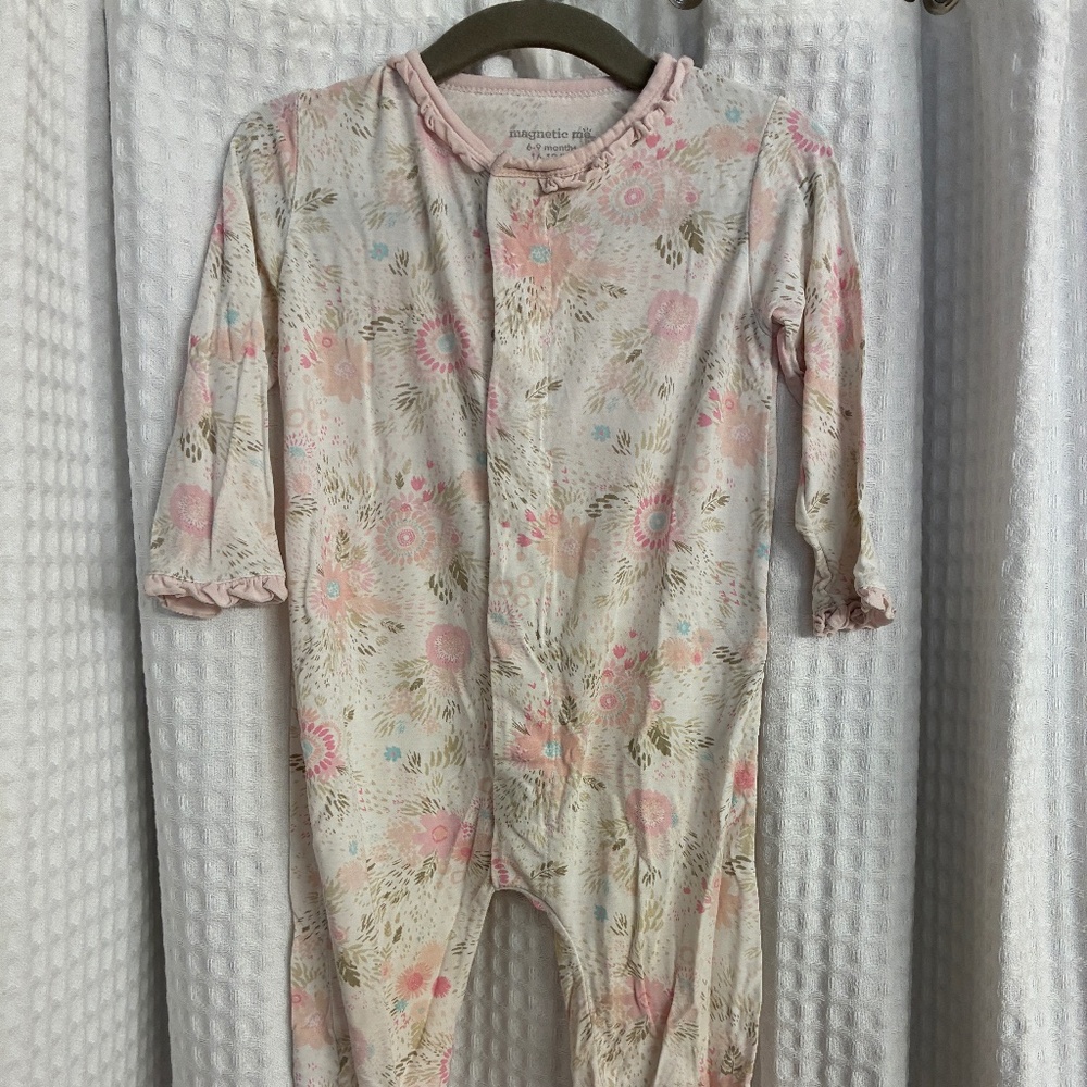 Magnetic Me Baby Girl Pajamas Size 6-9 Months, 16-19 pounds